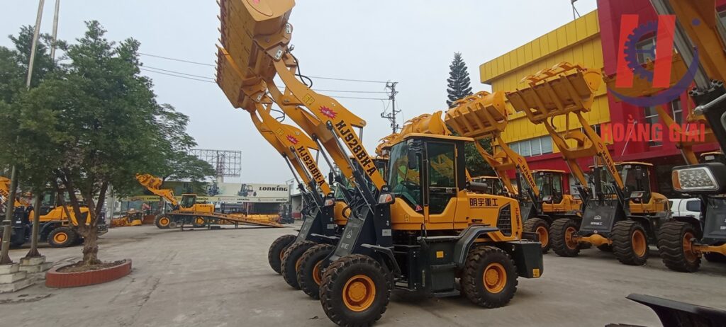 Lựa chọn máy xúc lật mini tại Hoằng Giai