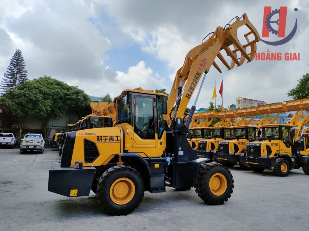 Mua máy xúc lật kẹp gỗ tại Hoằng Giai