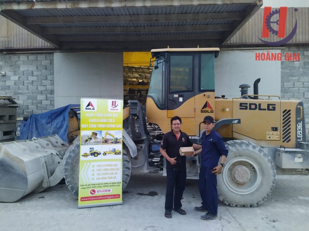 Hoằng Giai - Đơn vị bán máy xúc lật uy tín