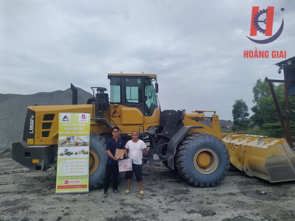 Lựa chọn máy xúc lật phù hợp - Chọn Hoằng Giai