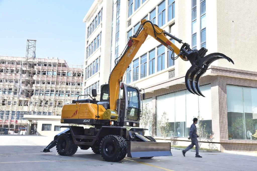 Máy xúc đào kẹp gỗ