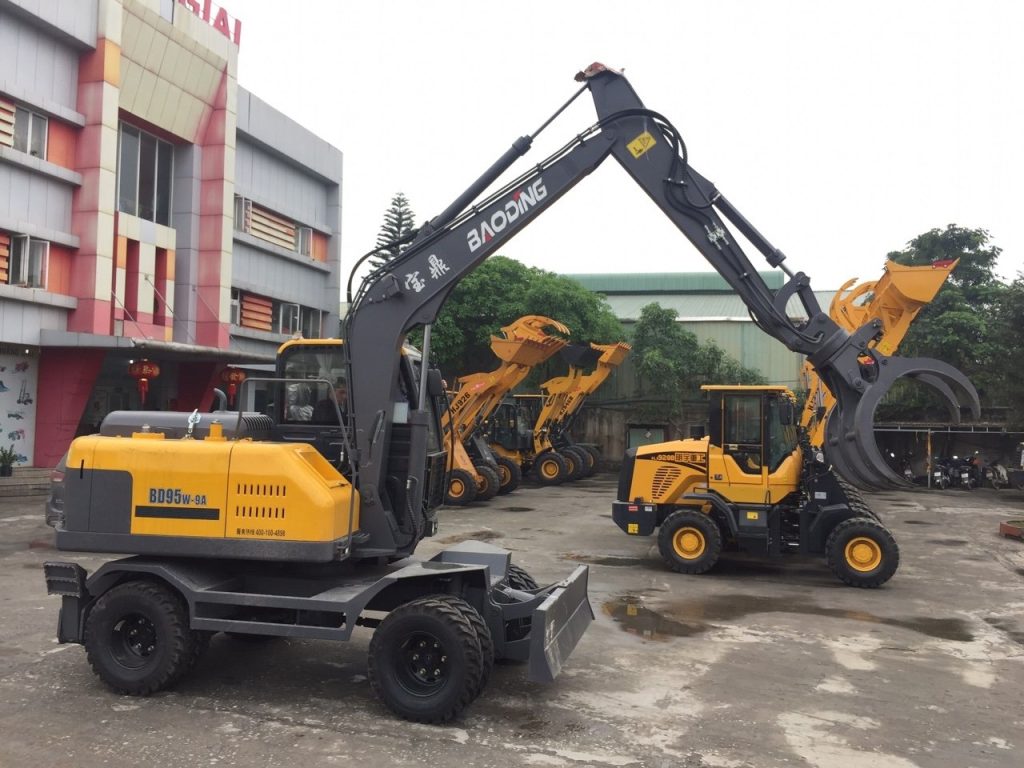 Hoằng Giai - Địa chỉ bán máy xúc đào kẹp gỗ chính hãng uy tín