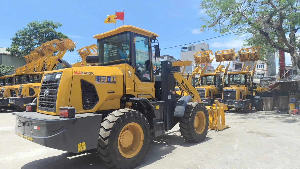 Alternative view of Máy xúc lật HJ948GK