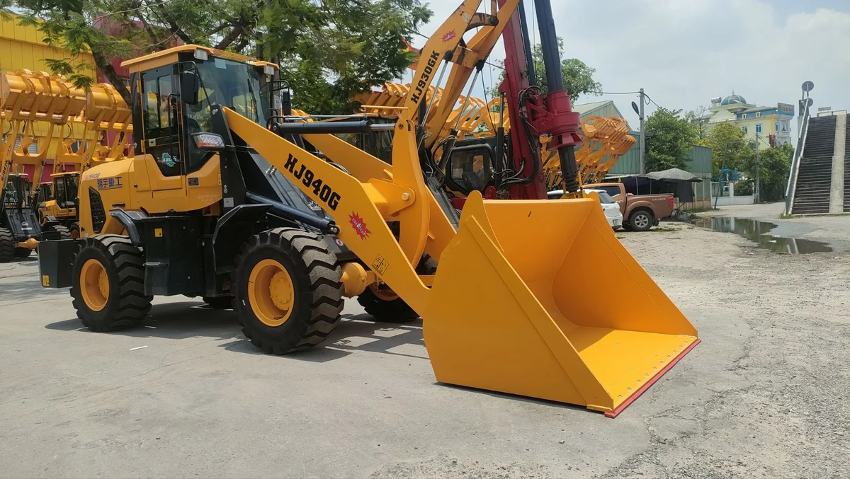 Máy xúc lật HJ940G
