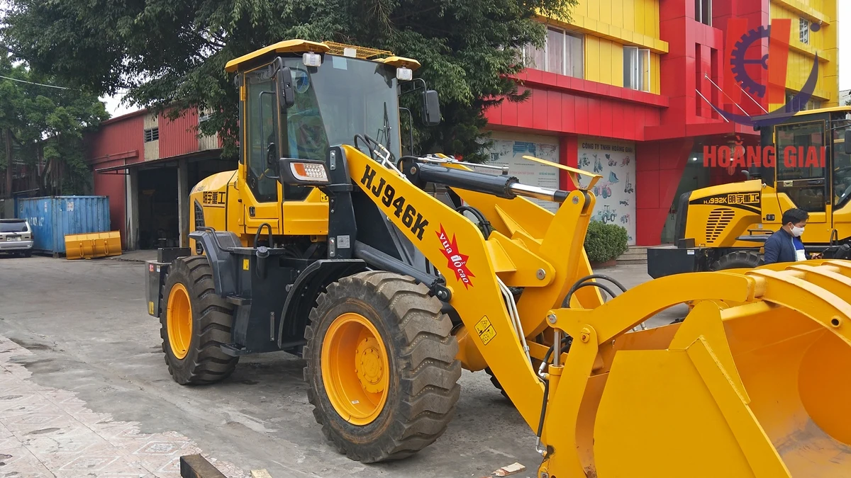 Máy xúc lật HJ946K