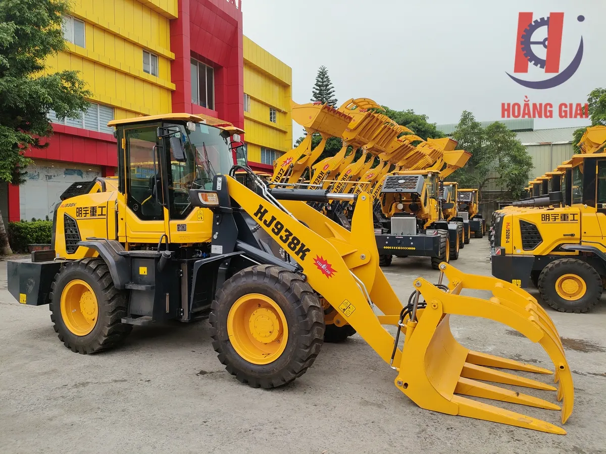 Máy xúc lật kẹp gỗ HJ938K